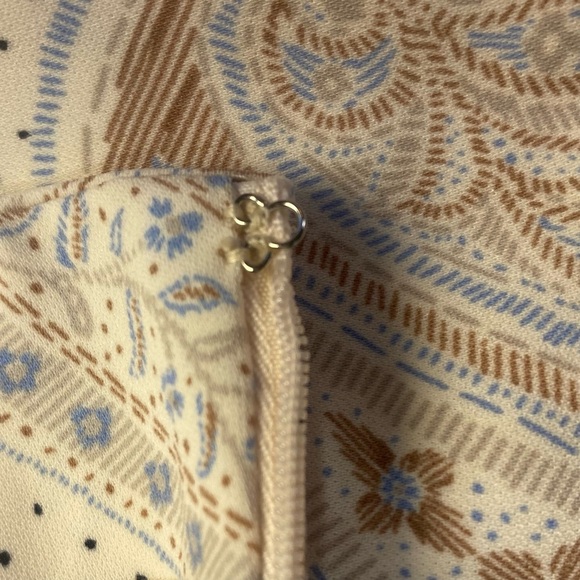 Ann Taylor Cream and Gray Knee-Length Pencil Skirt with Paisley Print Size 4 - Picture 4 of 12